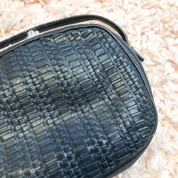 Vintage Faux Leather Black Woven Crossbody Purse - Picture 4 of 7
